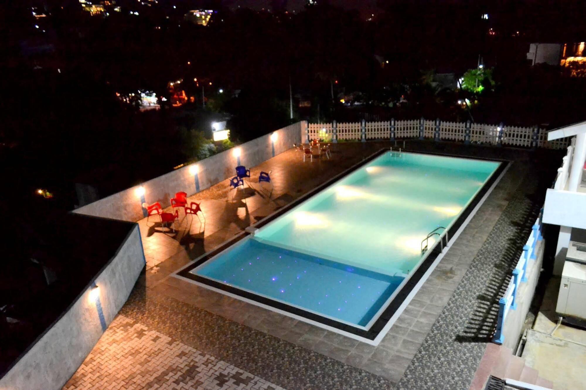 Capital Regency Hotell Kandy Eksteriør bilde